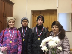 Команда победителей - ученики 7 класса и Лолита Петровна Нефёдова.